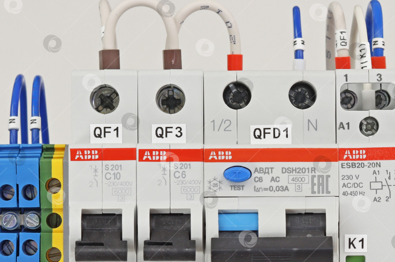 Скачать Автоматические выключатели ABB фотосток Ozero