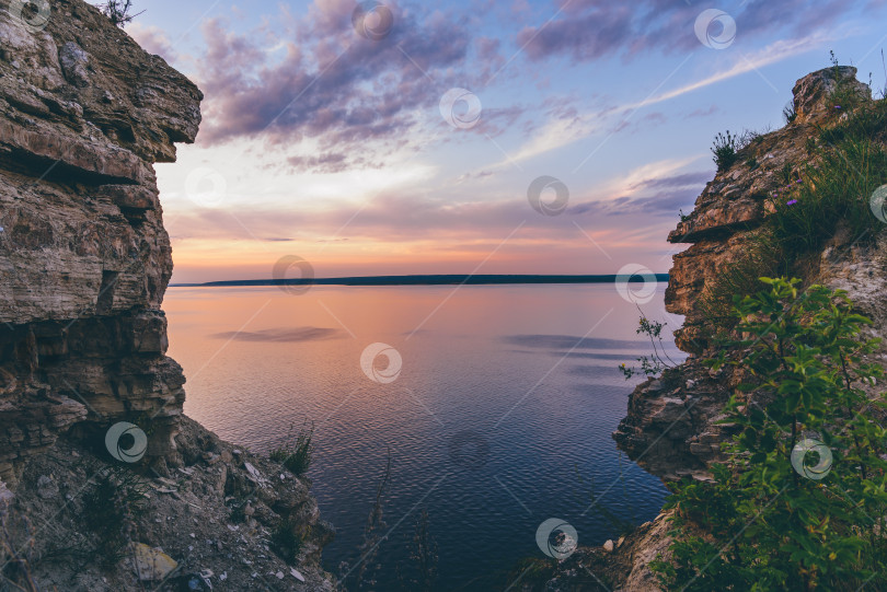 Скачать Закат на реке фотосток Ozero