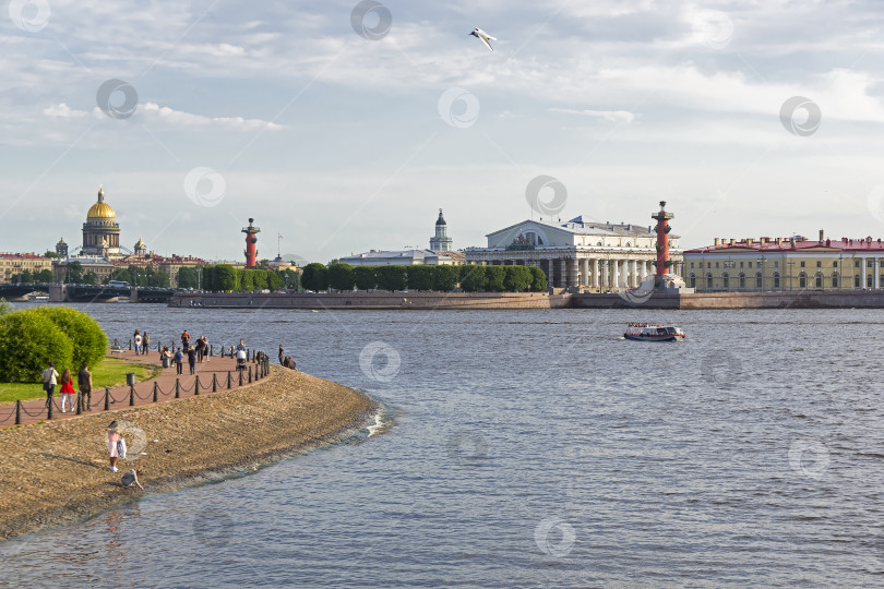 Скачать Вид на стрелку Васильевского острова. Санкт-Петербург, Россия. фотосток Ozero