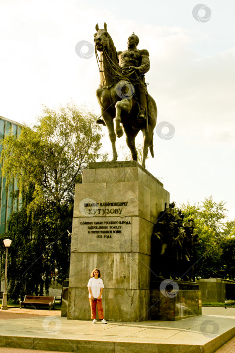 Скачать Памятник Кутузову М.И.  Москва Россия  8 августа 2023 г. фотосток Ozero