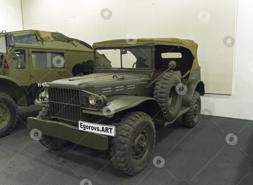 Скачать Автомобиль Dodge WC-56 Truck Command Model T-214-B-98 фотосток Ozero