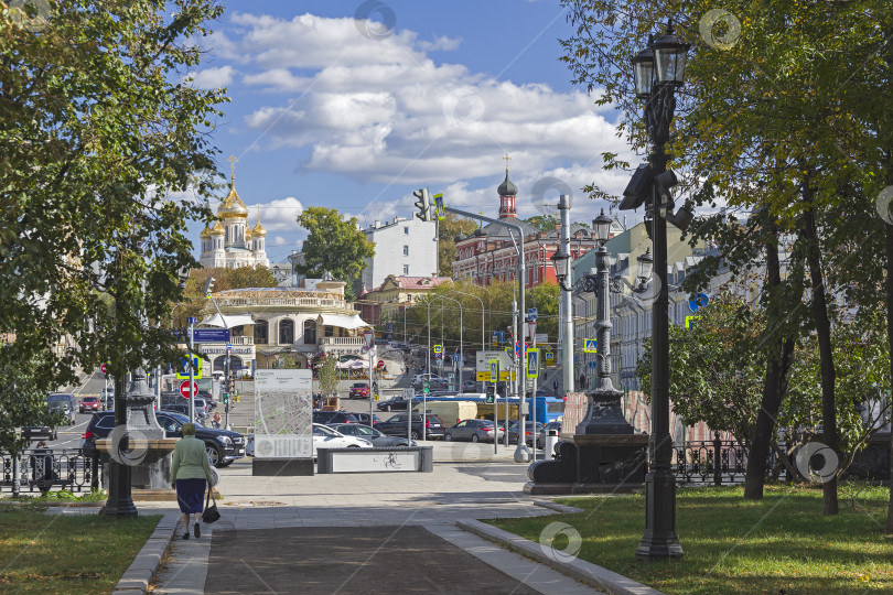 Скачать Вид с Петровского бульвара на Трубную площадь. Москва. фотосток Ozero