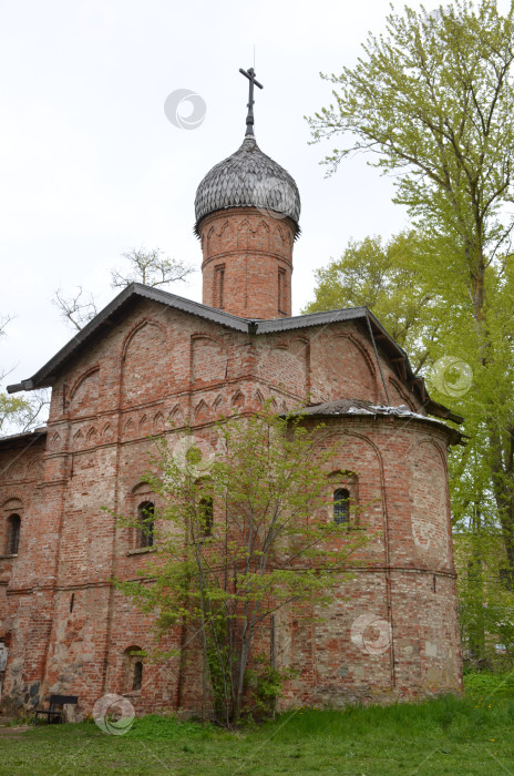 Скачать Великий Новгород, Россия - 05.13.2024: Церковь Благовещения Пресвятой Богородицы на Торгу — недействующий православный храм в Великом Новгороде. Первое упоминание XIV века. фотосток Ozero