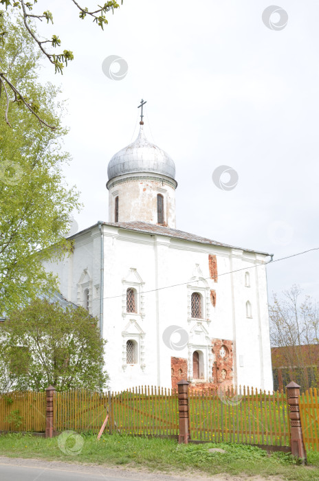 Скачать Великий Новгород, Россия - 05.13.2024: Церковь Рождества Богородицы на Михалице - православный храм четырнадцатого века (14 века) собор упразденного Михайлицкого Рождественского монастыря в Великом Новгороде фотосток Ozero