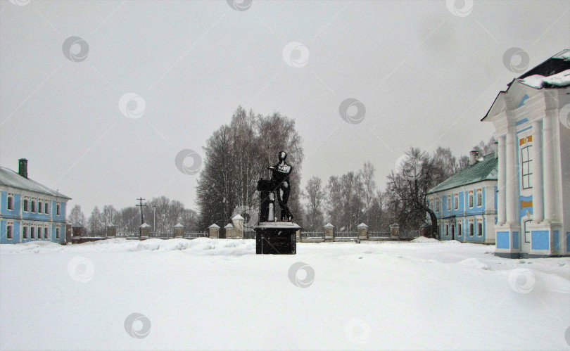 Скачать Памятник Грибоедову фотосток Ozero