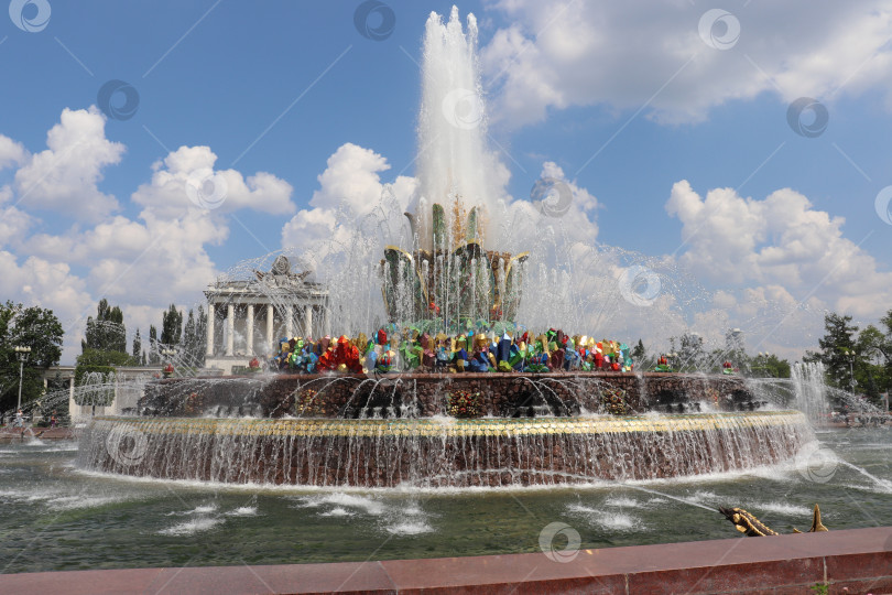 Скачать фонтан "каменный цветок" в Москве фотосток Ozero
