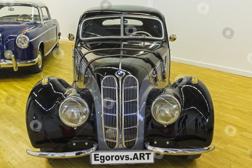 Скачать Автомобиль BMW 327 Coupe (1939 года выпуска). фотосток Ozero