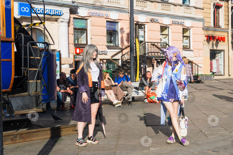 Скачать молодые девушки-косплеерши на улице Санкт-Петербурга фотосток Ozero