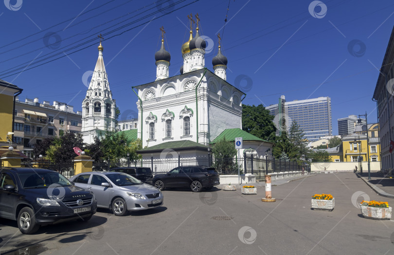 Скачать Православная церковь в центре Москвы. фотосток Ozero