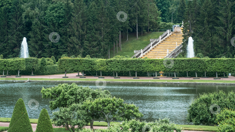 Скачать пейзаж дворцового парка Петергоф, Санкт-Петербург фотосток Ozero