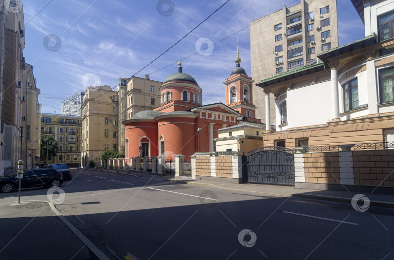 Скачать Православный храм в центре Москвы фотосток Ozero