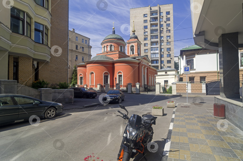 Скачать Православный храм в центре Москвы фотосток Ozero