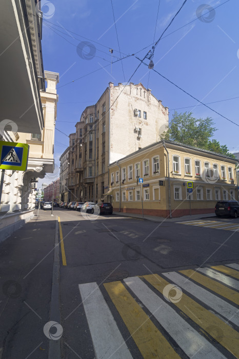 Скачать Памятник архитектуры - старинный жилой дом. Арбат, Москва. фотосток Ozero