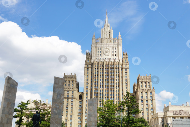 Скачать Здание МИД РФ на Смоленской площади.
10 июля 2024.
Москва, Россия. фотосток Ozero