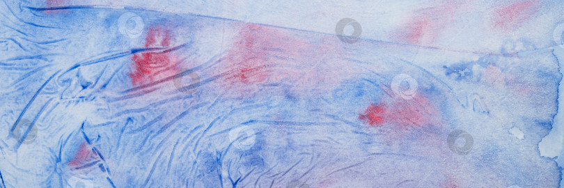 Скачать акварельно-голубая абстрактная живопись ручной работы "сделай сам" на фоне текстурированной бумаги. акварельный фон. окрашенная морозная ледяная поверхность с ломаными линиями как замороженное оконное стекло или как внешнее пространство фотосток Ozero