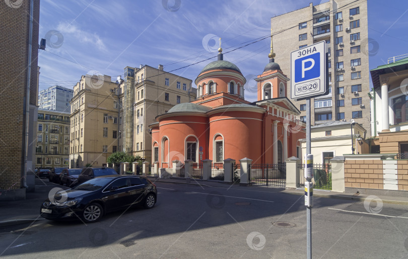 Скачать Православный храм в центре Москвы фотосток Ozero