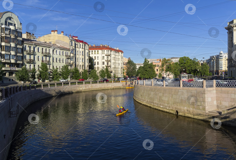 Скачать Река Карповка.  Санкт-Петербург, Россия. фотосток Ozero