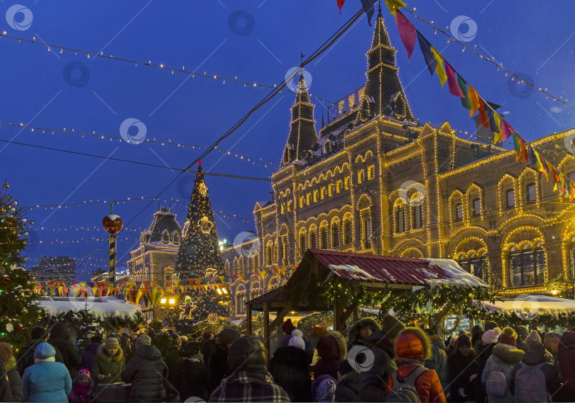 Скачать Рождественская ярмарка на Красной площади в Москве. фотосток Ozero