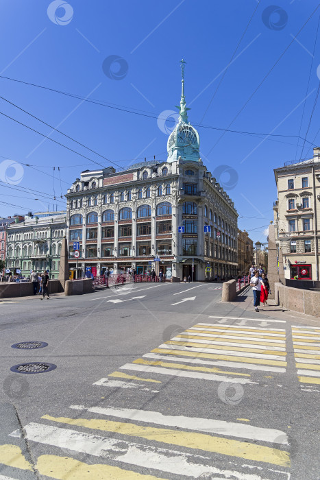 Скачать Здание в стиле модерн. Санкт-Петербург, Россия. фотосток Ozero