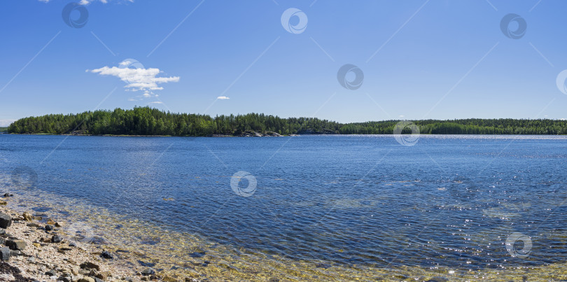 Скачать Панорама Белого моря в солнечный летний день. фотосток Ozero