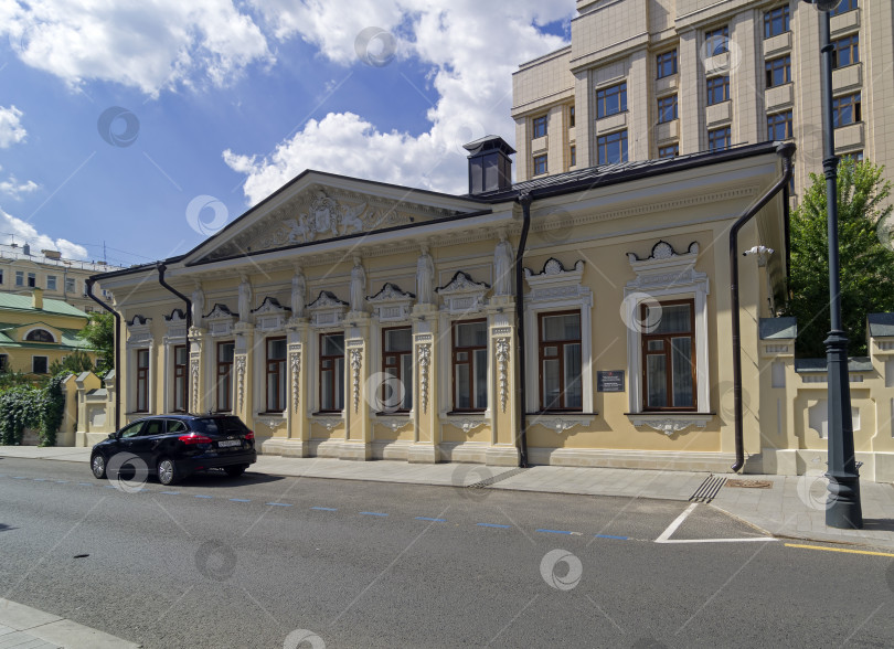 Скачать Старинная городская усадьба в центре Москвы. фотосток Ozero