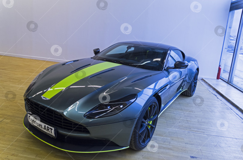 Скачать Автомобиль Aston Martin DB11 AMR Signature Edition (выпущен в 2018 году). фотосток Ozero