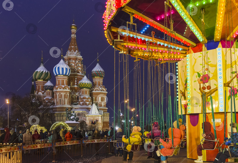 Скачать Детская карусель на Красной площади. Москва, Россия фотосток Ozero