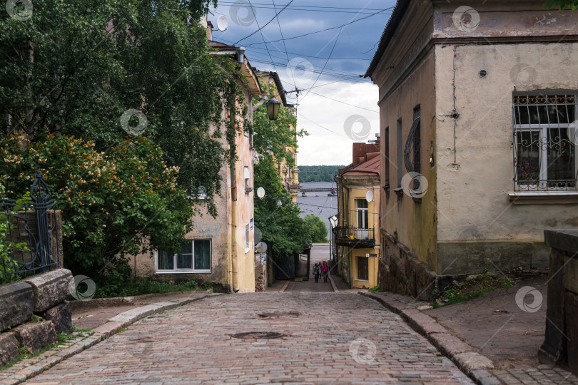 Скачать историческая улица со старинными зданиями в Выборге фотосток Ozero