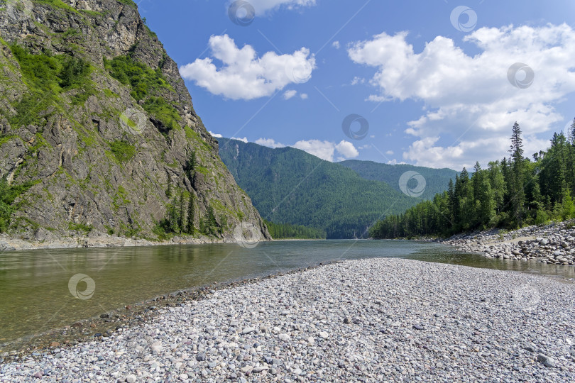 Скачать Горная река в Сибири. фотосток Ozero