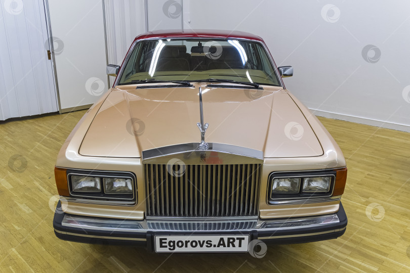 Скачать Автомобиль Rolls Royce Silver Spur серии 1 фотосток Ozero