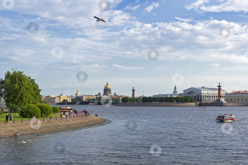 Скачать Вид на стрелку Васильевского острова. Санкт-Петербург, Россия. фотосток Ozero