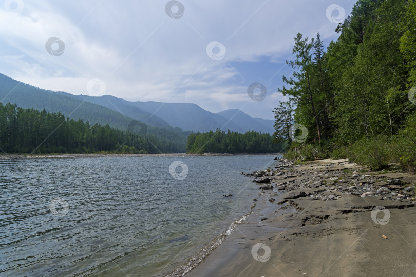 Скачать Горная река в Сибири. фотосток Ozero