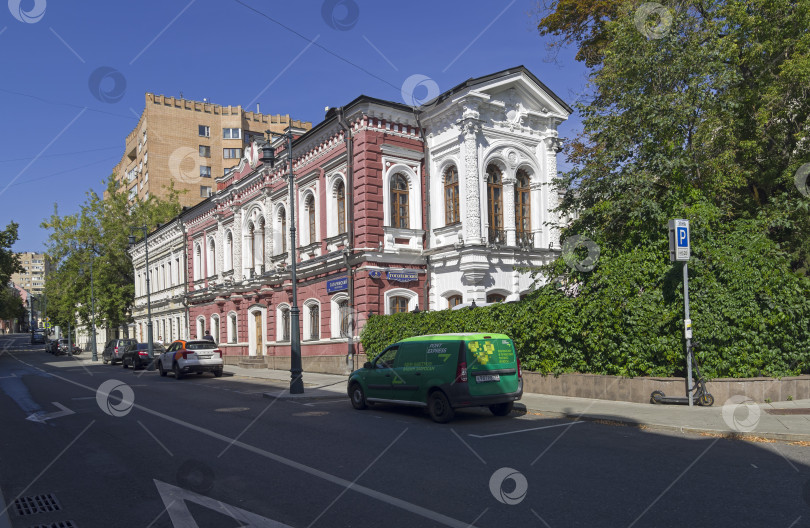 Скачать Старинная городская усадьба в центре Москвы. фотосток Ozero