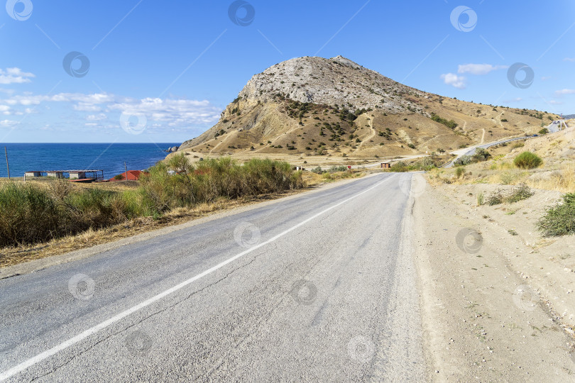 Скачать Шоссе вдоль побережья Черного моря. Крым. фотосток Ozero