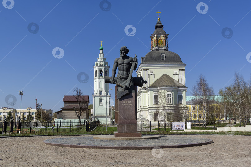 Скачать Памятник Никите Демидову, Тула, Россия. фотосток Ozero