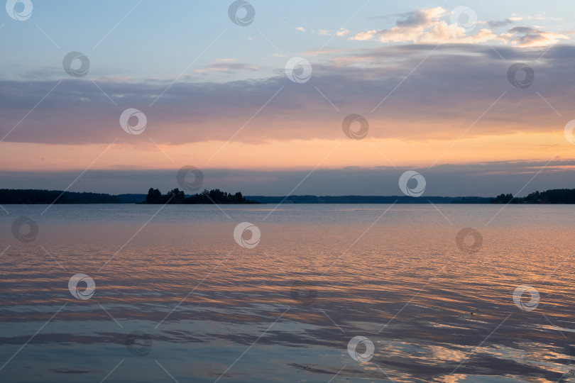 Скачать Закат у воды фотосток Ozero