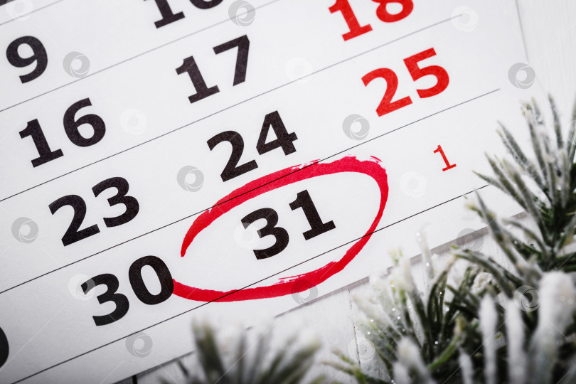 Скачать Важная дата кануна Нового года, которая обводится в календаре. Записка для встречи фотосток Ozero