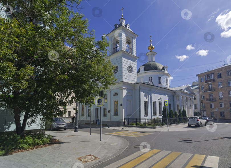 Скачать Православный храм в центре Москвы фотосток Ozero