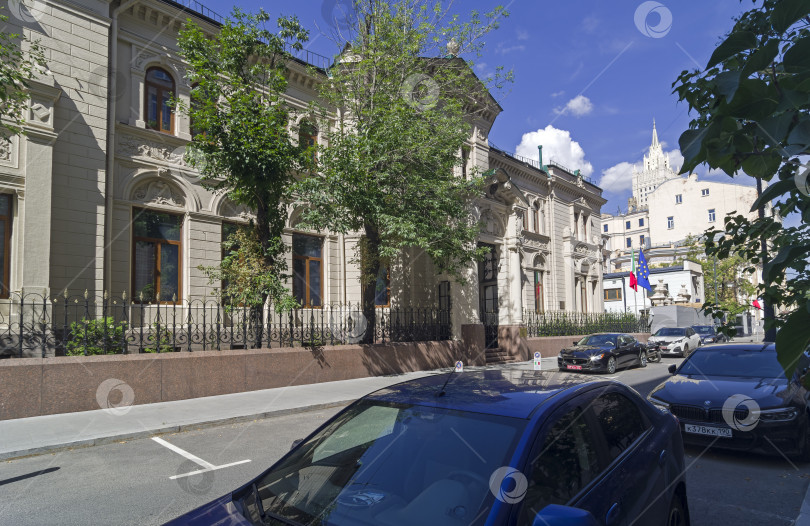 Скачать Старинная городская усадьба в центре Москвы. фотосток Ozero