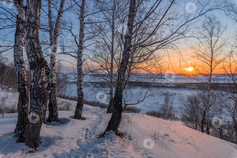 Скачать Зимний вечер на берегу долины фотосток Ozero