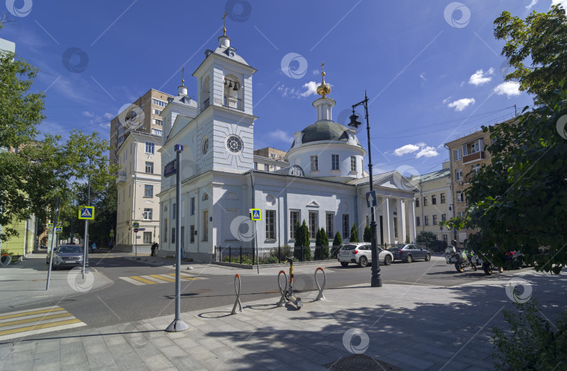 Скачать Православный храм в центре Москвы фотосток Ozero