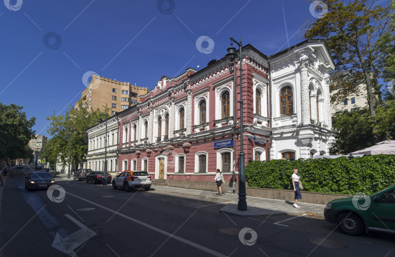 Скачать Старинная городская усадьба в центре Москвы. фотосток Ozero