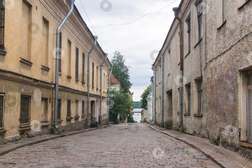 Скачать старинный городской пейзаж, старая улица со старинными зданиями фотосток Ozero