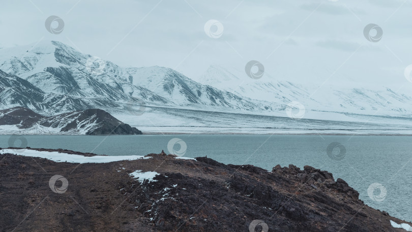 Скачать Монгольские природные ландшафты вблизи озера Толбо-Нуур фотосток Ozero