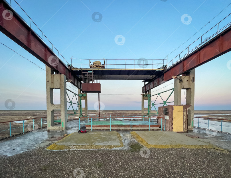 Скачать заброшенная плотина, заброшенное гидротехническое сооружение фотосток Ozero