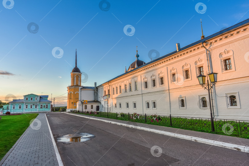 Скачать Соборная площадь Коломенского кремля в городе Коломна фотосток Ozero