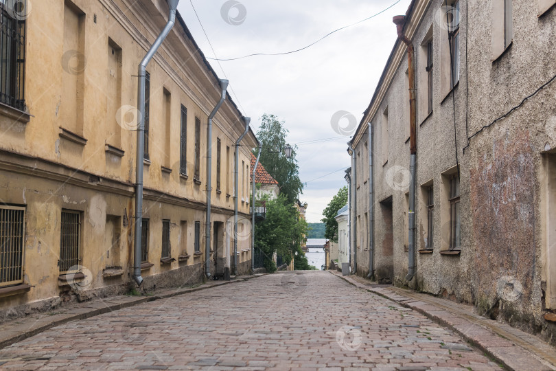 Скачать старинный городской пейзаж, старая улица со старинными зданиями фотосток Ozero