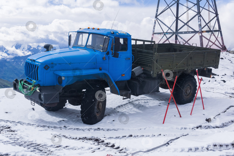 Скачать внедорожник Урал-4320 в условиях высокогорья фотосток Ozero