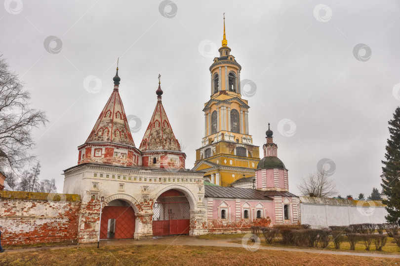 Скачать Суздаль / Россия - 08 марта 2020 года: Часовня основания монастыря фотосток Ozero