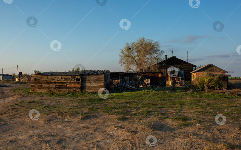 Скачать Усадьба, старые деревянные дома на Баскунчаке. фотосток Ozero